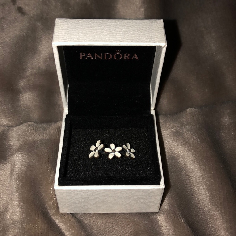 pandora daisy ring